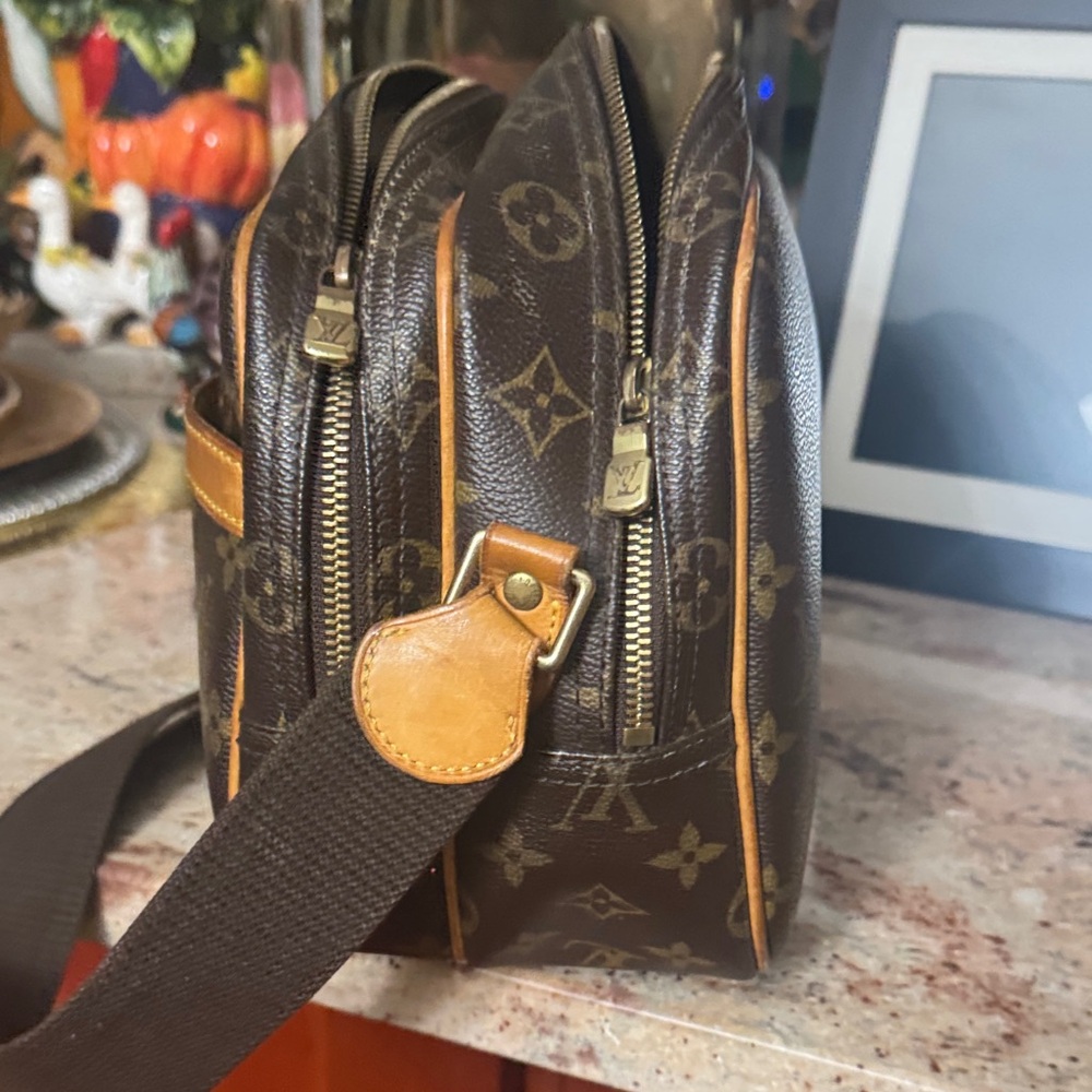 Louis Vuitton Brown Monogram Canvas Crossbody Bag - Picture 4 of 7